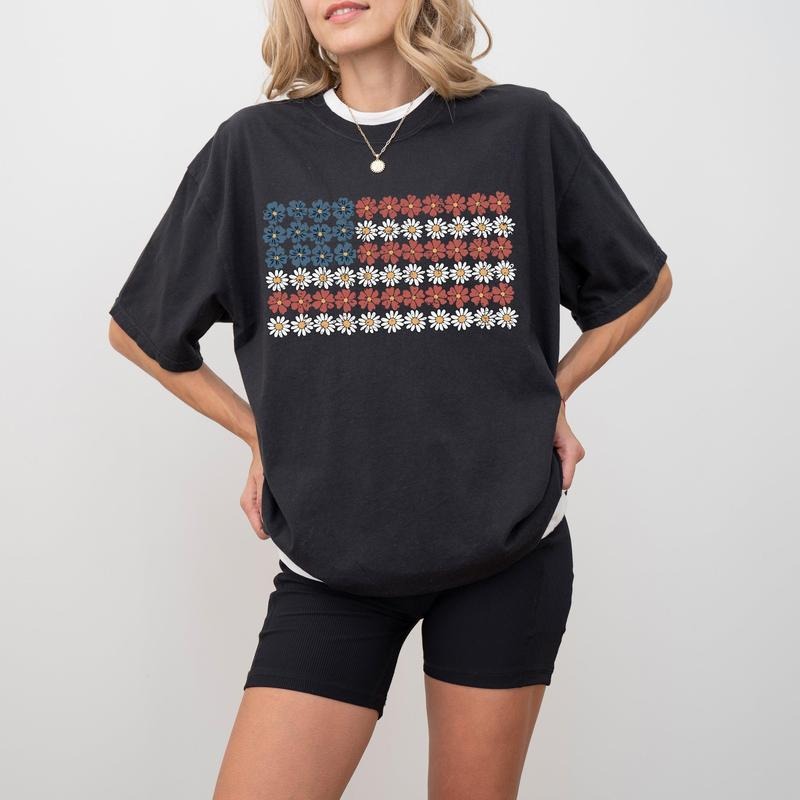 American Flag, Flowers, Red White Blue, Floral, Patriotic, Independence Day, 1776, USA, Tshirt, Women'WB shield Comfort...