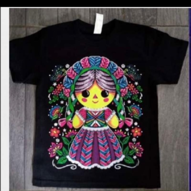 Blusa para dama de muñequita Cotton Womenswear Comfort Streetwear T-Shirts, Hoodie, Sweatshirt | RetroVerseTees.com