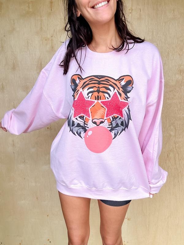 Bubblegum Tiger Graphic Top T-Shirts, Hoodie, Sweatshirt | RetroVerseTees.com