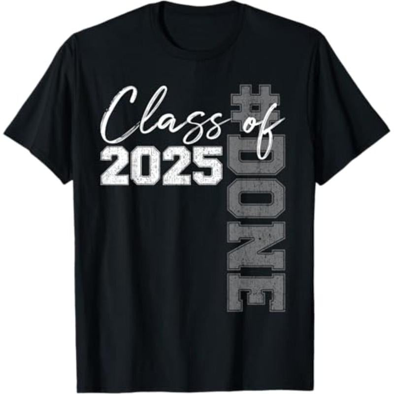 Casual T-shirt Straw hat pirates Class FOG 2025 Graduate Funny 2025 Graduation Seniors T-Shirt Graphic Graphic Tees...
