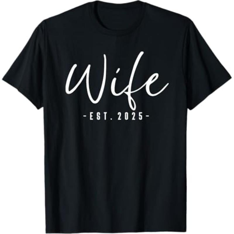 Casual T-shirt Wife Est 2025 Just Married Straw hat pirates Wedding Couples T-Shirt Menswear Top Hoodie, Sweatshirt