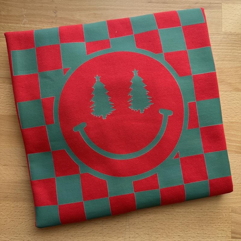 Checkered Christmas Gildan Sweatshirt T-Shirts, Hoodie | RetroVerseTees.com