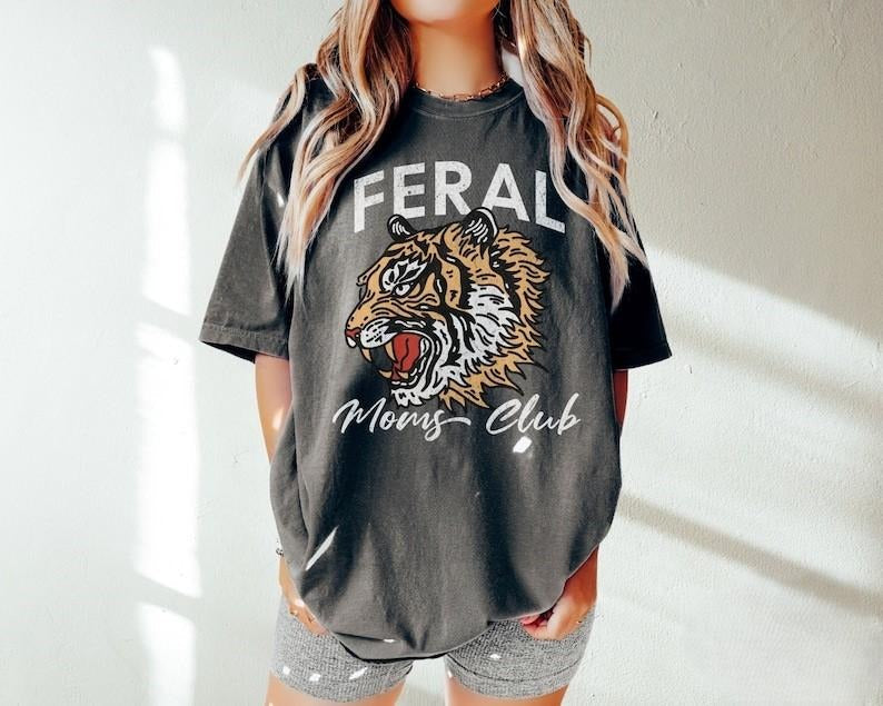 Feral Mom Tshirt Trendy 90s Oversized Shirt For Cool Mom, Mom Club Shirt, Funny Mothers Day Gift for Mom, Vintage Retro...