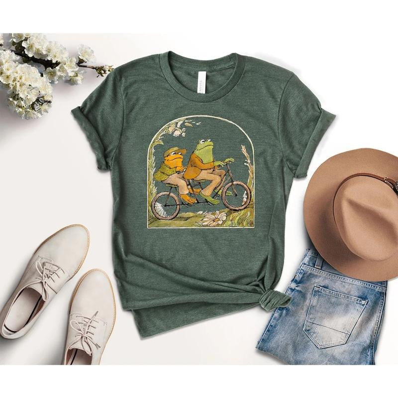 Frog and Toad T-Shirt, Vintage Classic Book shirt, Cottagecore Aesthetic shirts, Gift for Book Lover, Man I Love Frog...