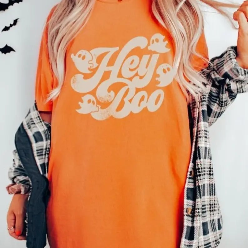 Hey Boo Comfort Colors t-Shirt, Retro Halloween shirt, Vintage Ghost Halloween tee, Spooky T-Shirt, Fall Tee Collar...