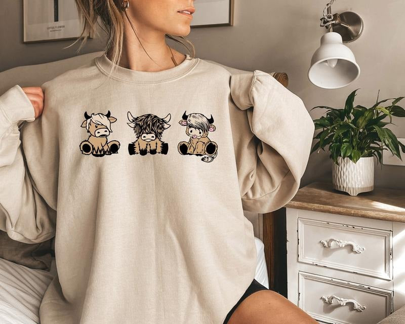 Highland Cow T Shirt Hoodie Sweater Cute Cow Sweatshirt Western Crewneck Highland Cow Shirt Cow Gifts Cow Shirt Highland...