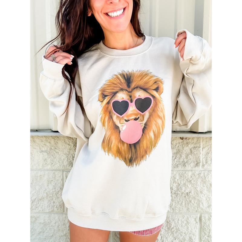 Lion Bubblegum Graphic Top T-Shirts, Hoodie, Sweatshirt | RetroVerseTees.com