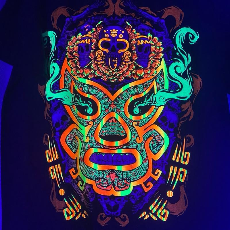 Mascara fuego T-shirt Menswear Hoodie, Sweatshirt | RetroVerseTees.com