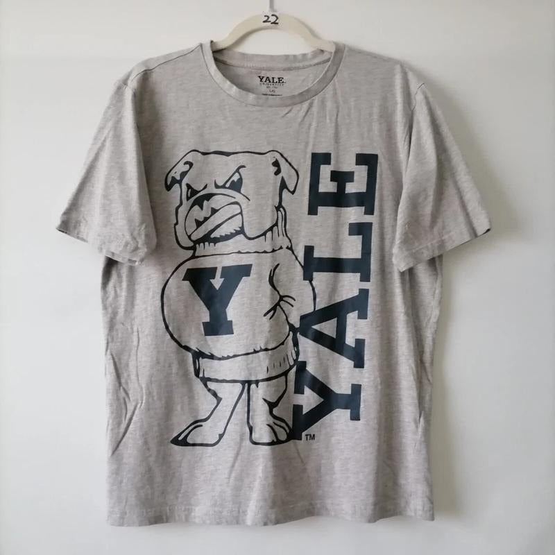 NCAA Yale University Bulldogs Gray  Unisex T-shirt Sweatshirt Hoodie 36 | RetroVerseTees.com