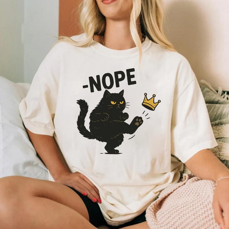 No Kings in America Black Cat Shirt, No Kings Shirt, Funny Political Meme T-Shirt, Patriotic Shirt, Lady Liberty Shirt,...