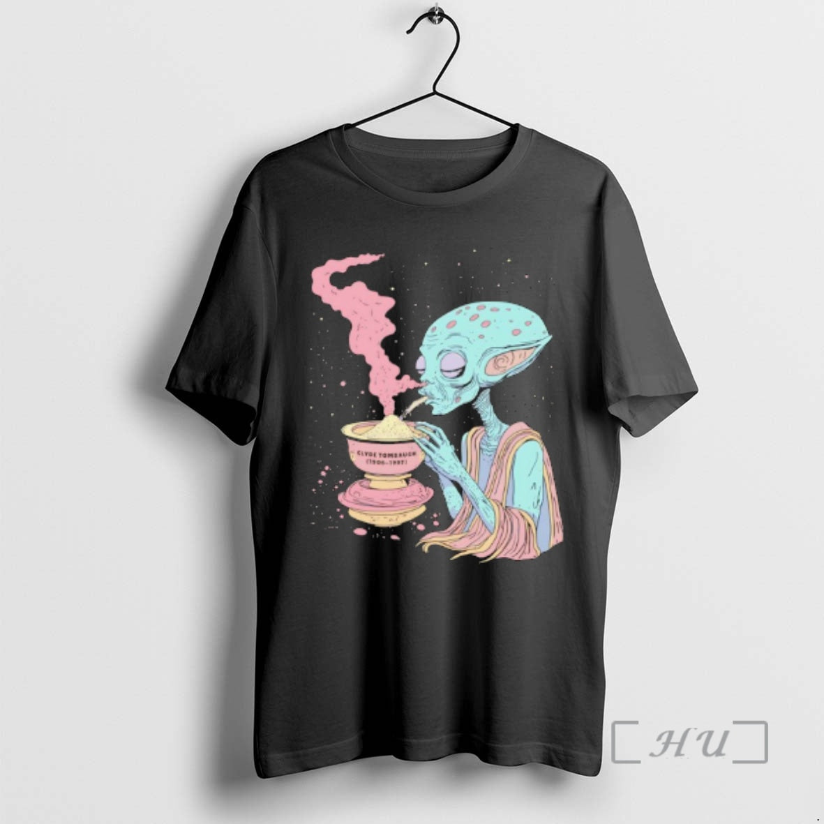 Officials Alien Inhale Smoke Clyde Tombaugh 1906 1997 T-Shirts, Hoodie, Sweatshirt | RetroVerseTees.com