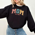 Personalized Mom Est Sweatshirt, Personalized Mom Hoodie, Mom Est 2025, Pregnancy Announcement Clothing, New Mom Gift,...