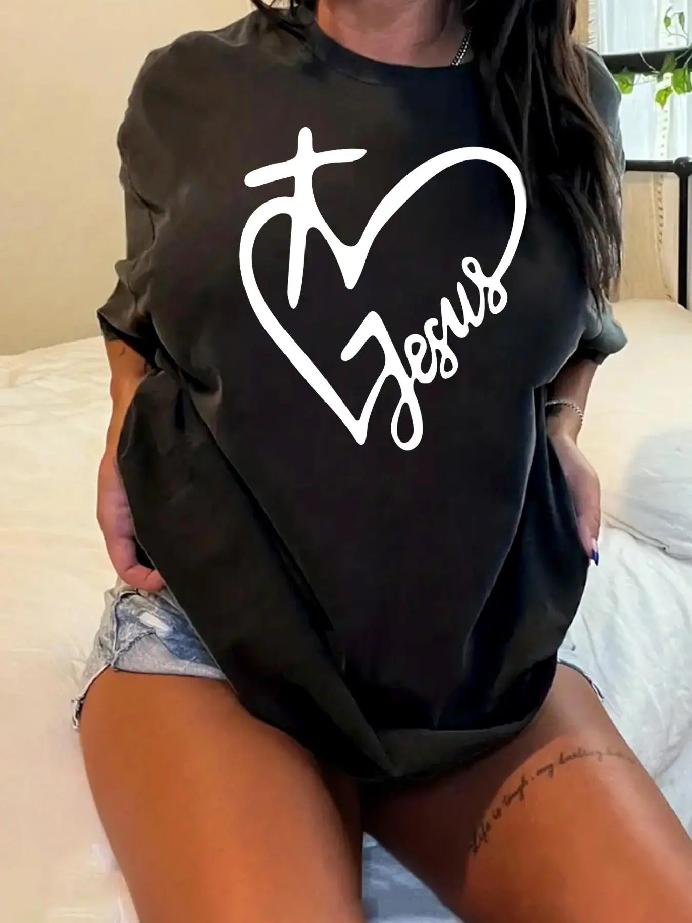 Plus Size Heart & Letter Print Round Neck Tee, Casual Short Sleeve T-Shirt for Summer, Women'WB shield Plus Clothing for...