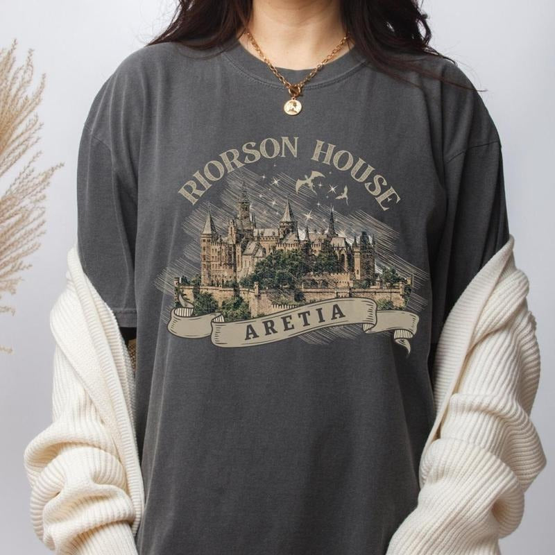 Riorson House Aretia Bookish Shirt Fourth Wing Iron Flame Fan Gift Basgiath Violet T-shirt Fourth wing merch Wing Leader,...