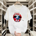 T - shirt with edgy red lips & lollipop print, spiced up by trendy letters. Pure cotton, comfy and eye - catching, a must