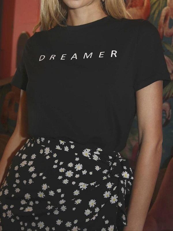 Women'WB shield "DREAMER" Letter Print Round Neck Tee, Casual Short Sleeve Crew Neck T-Shirt for Summer, Fashion Women'WB...