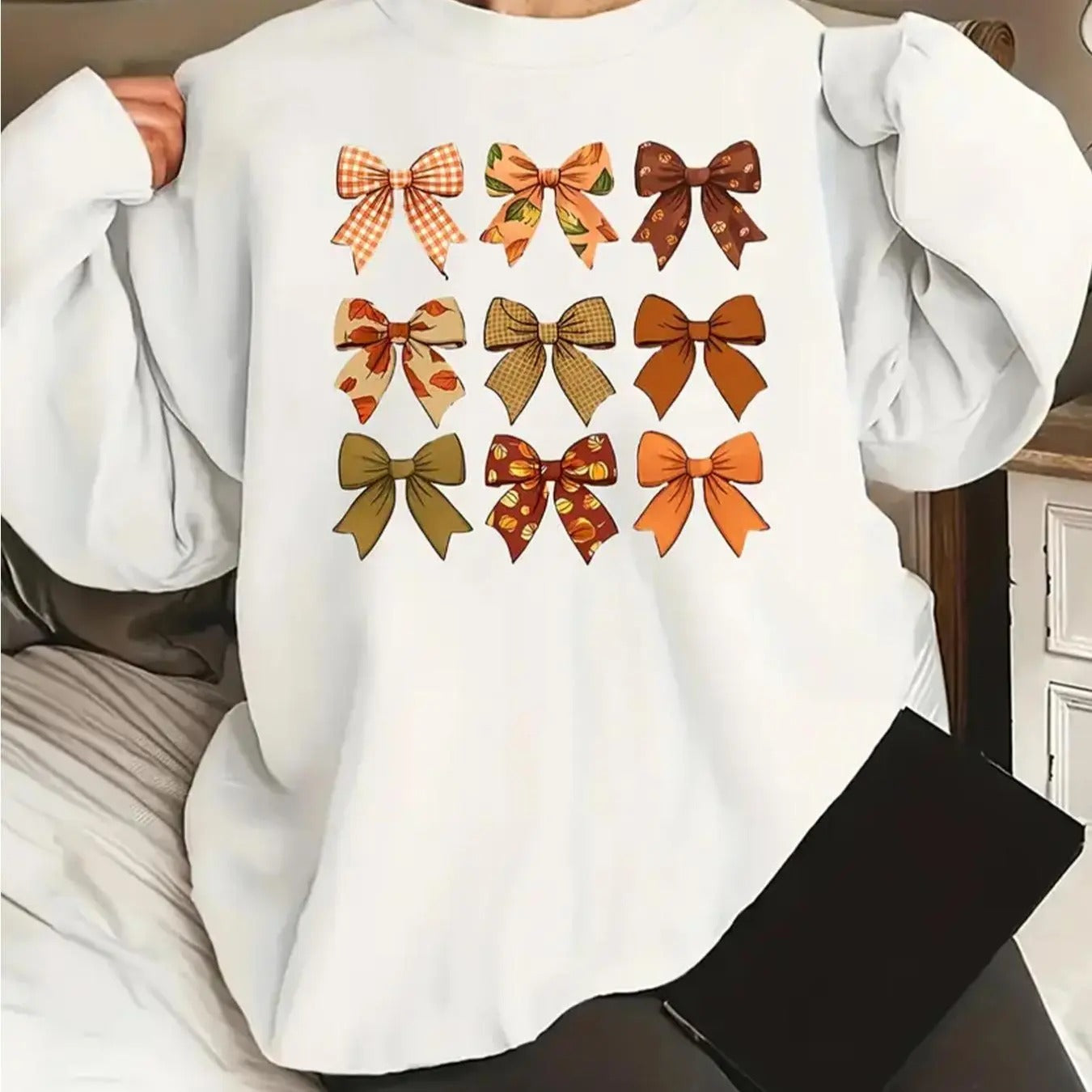 Women'WB shield Bow Print Drop Shoulder TNF Lined Sweatshirt, Casual Long Sleeve Round Neck Pullover for Fall & Winter,...