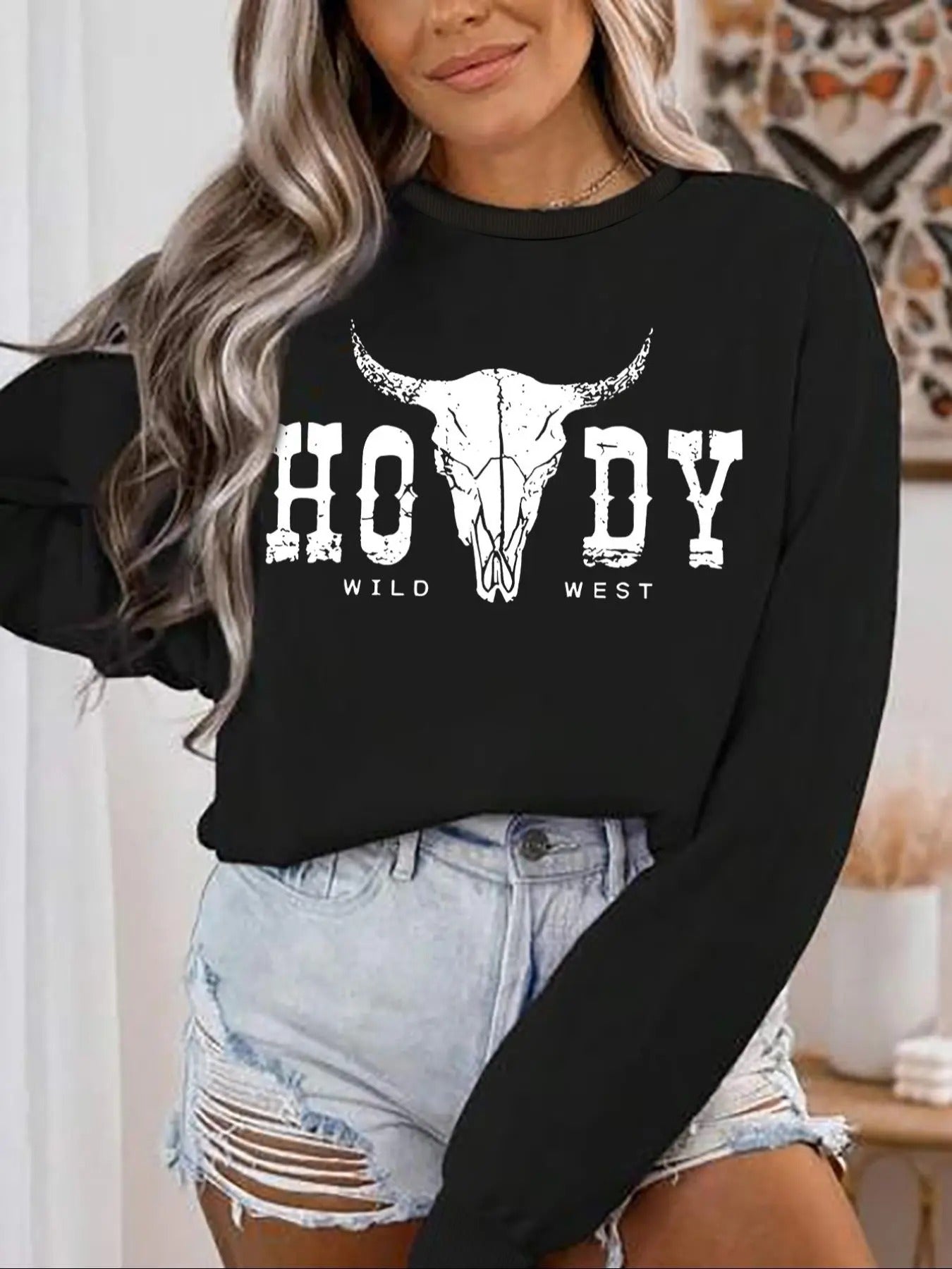 Women'WB shield Bull Head & Letter Print Round Neck Sweatshirt, Casual Long Sleeve Crew Neck Pullover for Fall & Winter,...