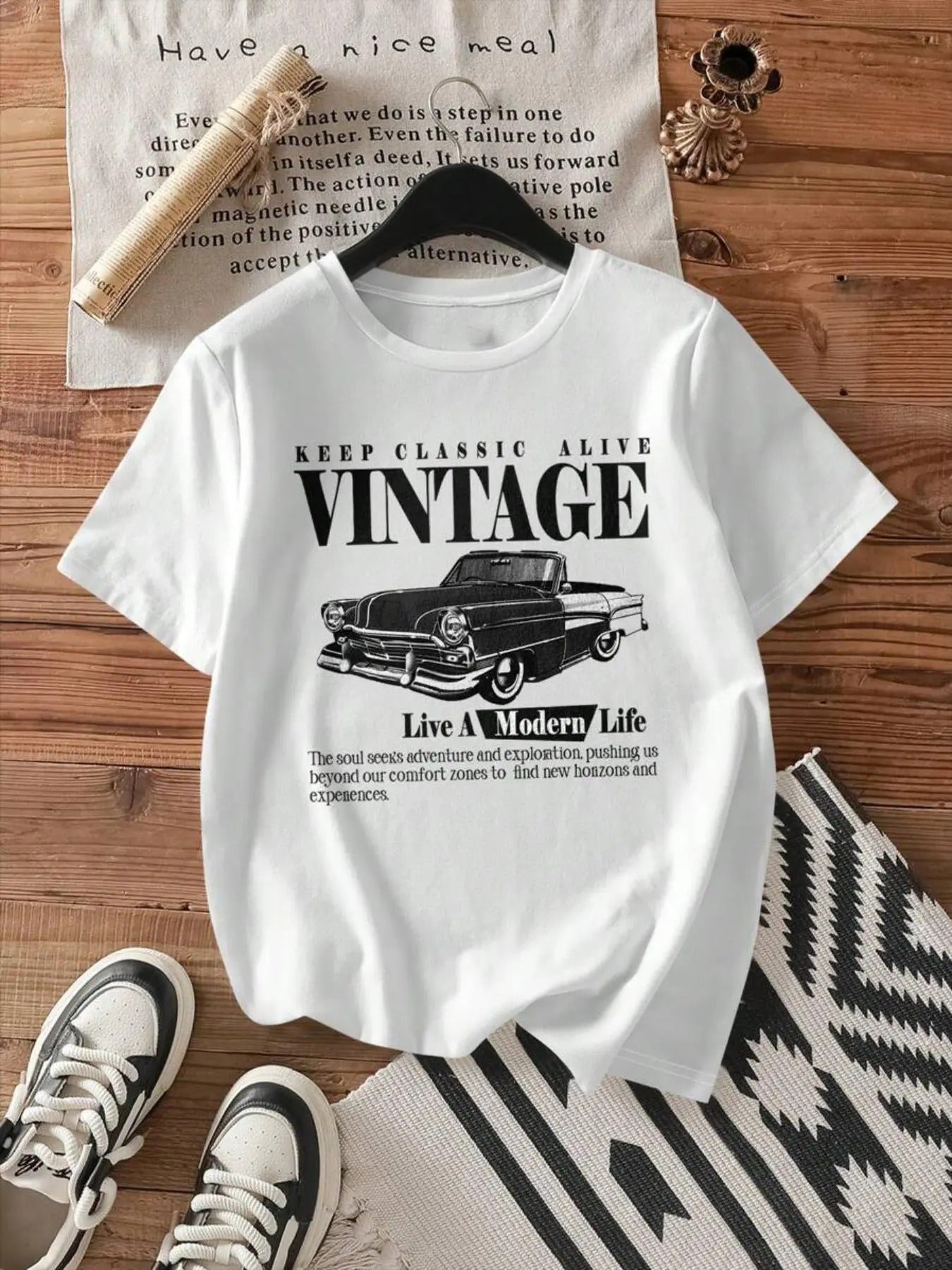 Women'WB shield Car & Letter Print Round Neck Tee, Casual Short Sleeve T-shirt for Summer, Women'WB shield Top for Daily...