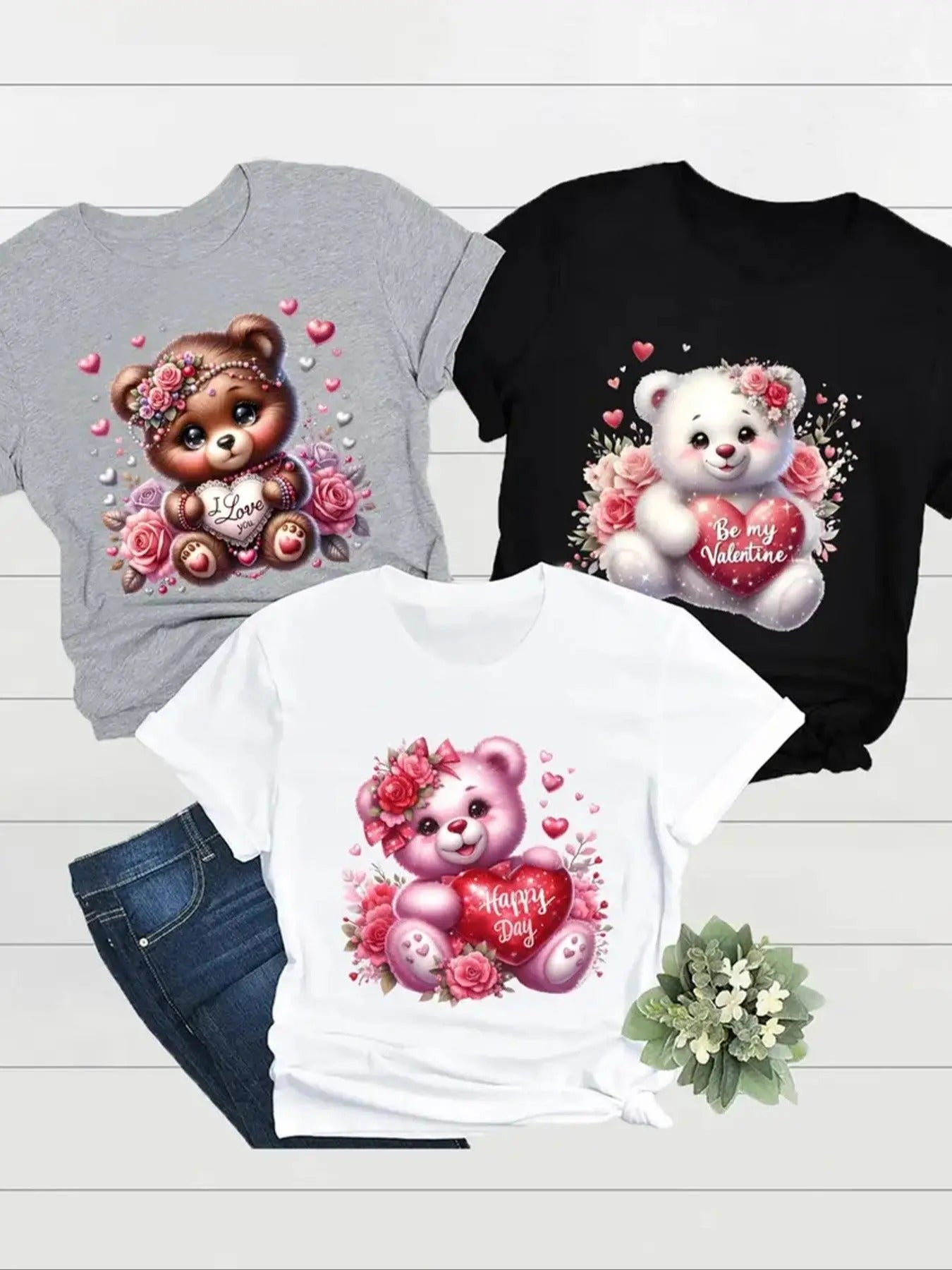 Women'WB shield Cartoon Bear & Heart Print Short Sleeve Tee, Cute Graphic Round Neck Lightsaber brand-shirt for Summer,...