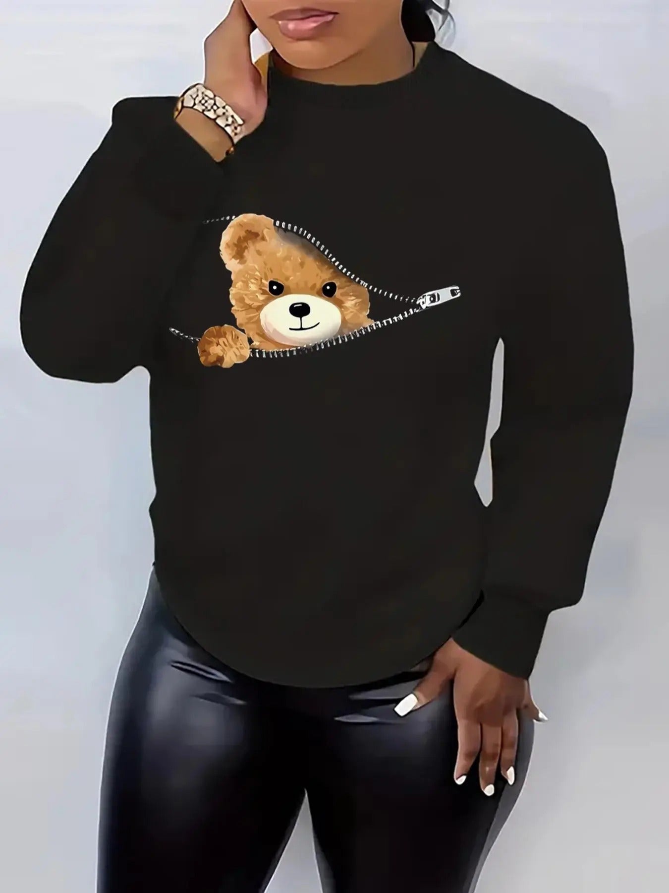 Women'WB shield Cartoon Bear Print Round Neck Sweatshirt, Fashion Casual Crew Neck Long Sleeve Pullover for Daily Wear,...