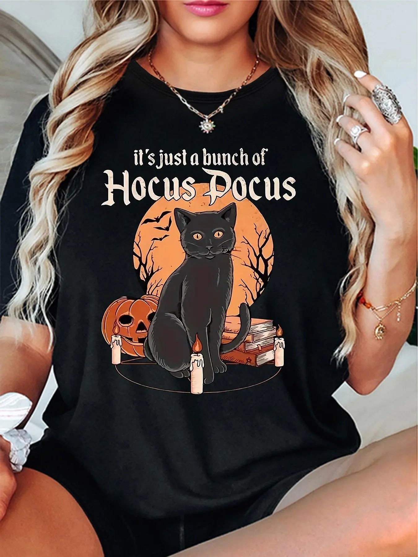 Women'WB shield Cartoon Cat Graphic Print Round Neck Tee, Fashion Casual Drop Shoulder Short Sleeve T-shirt, Ladies...