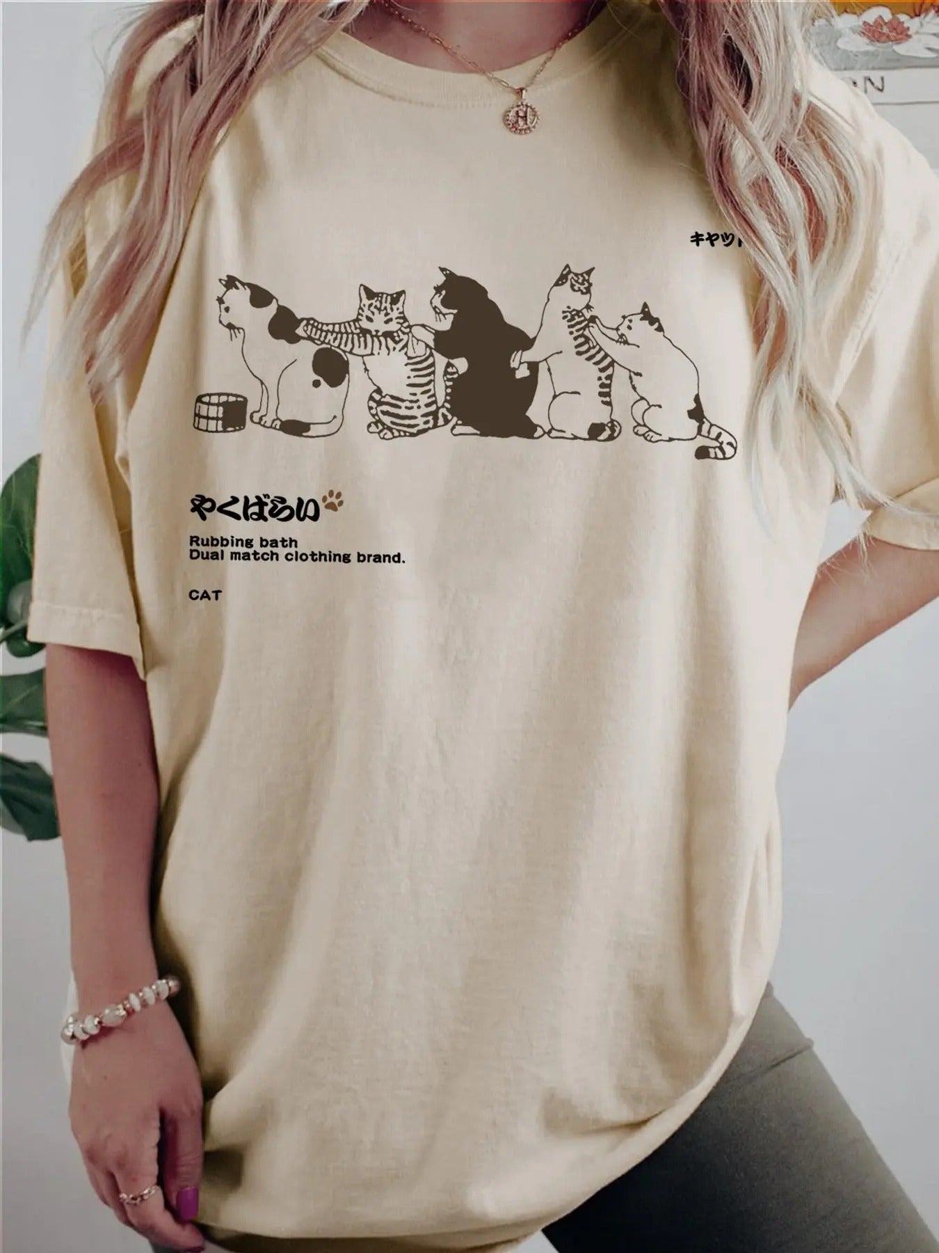 Women'WB shield Cartoon Cat Graphic Print Round Neck Tee, Fashion Casual Short Sleeve T-shirt, Ladies Summer TNF for...