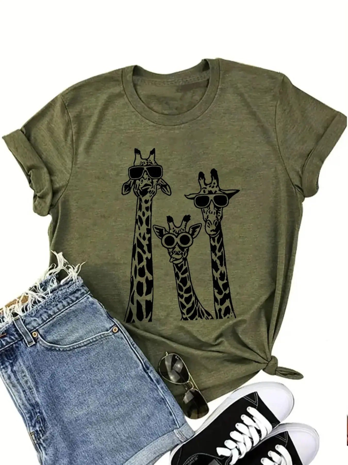 Women'WB shield Cartoon Giraffe Print Round Neck Tee, Casual Cute Short Sleeve Crew Neck T-Shirt for Summer Daily Holiday...