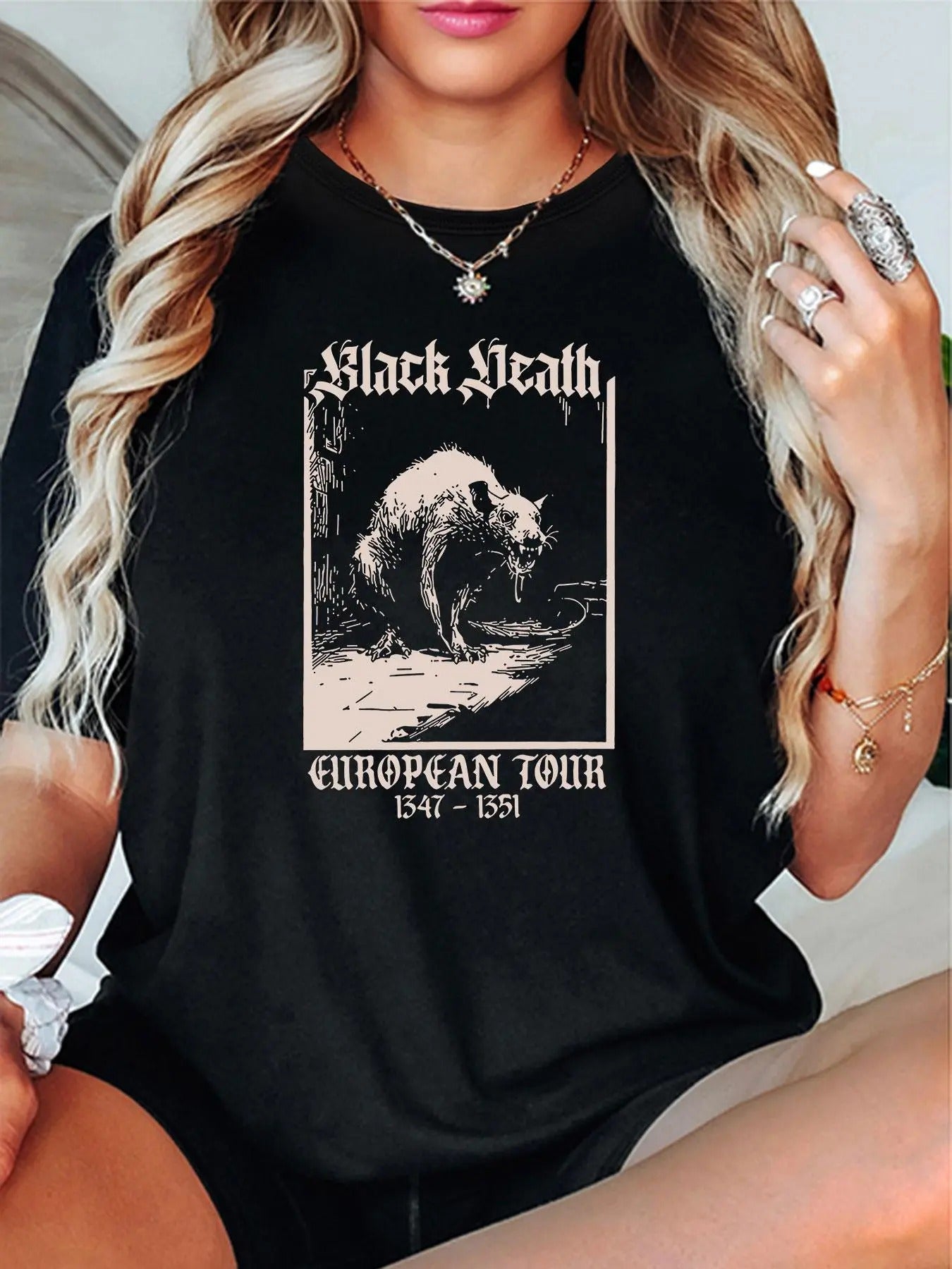 Women'WB shield Cartoon Graphic Print Round Neck Tee, Fashion Casual Short Sleeve T-shirt, Ladies Summer TNF for Daily...