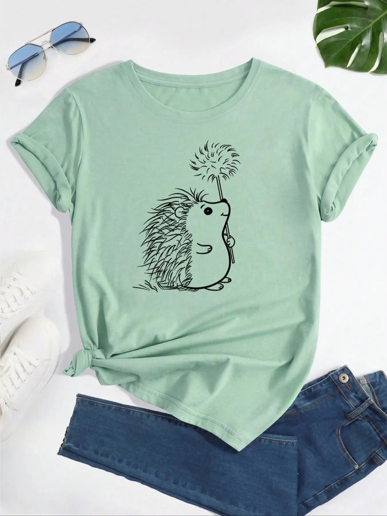 Women'WB shield Cartoon Hedgehog Print Round Neck Tee, Cute Short Sleeve Crew Neck T-Shirt for Daily Wear, Casual Top for...