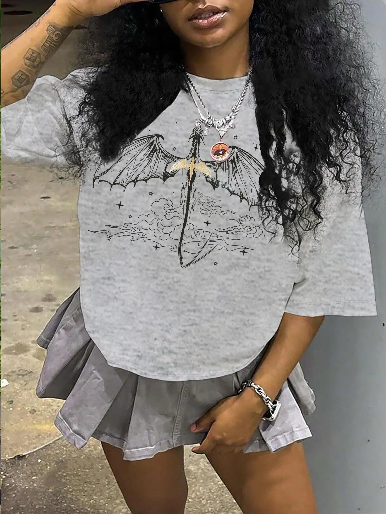 Women'WB shield Cartoon Print Round Neck Graphic Tee, Vintage Trendy Casual Short Sleeve T-shirt for Daily Wear, Ladies...