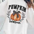 Women'WB shield Cartoon Pumpkin & Letter Print Drop Shoulder Sweatshirt, Casual Long Sleeve Round Neck Pullover for...