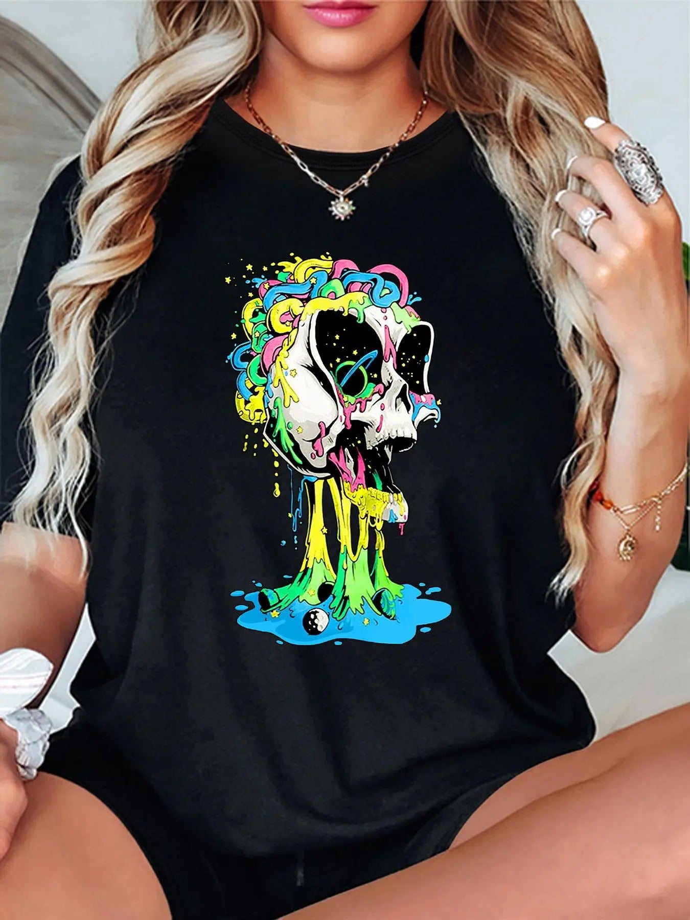 Women'WB shield Cartoon Skull Print Round Neck Tee, Fashion Casual Crew Neck T-Shirt for Daily Holiday Vacation Outdoor...
