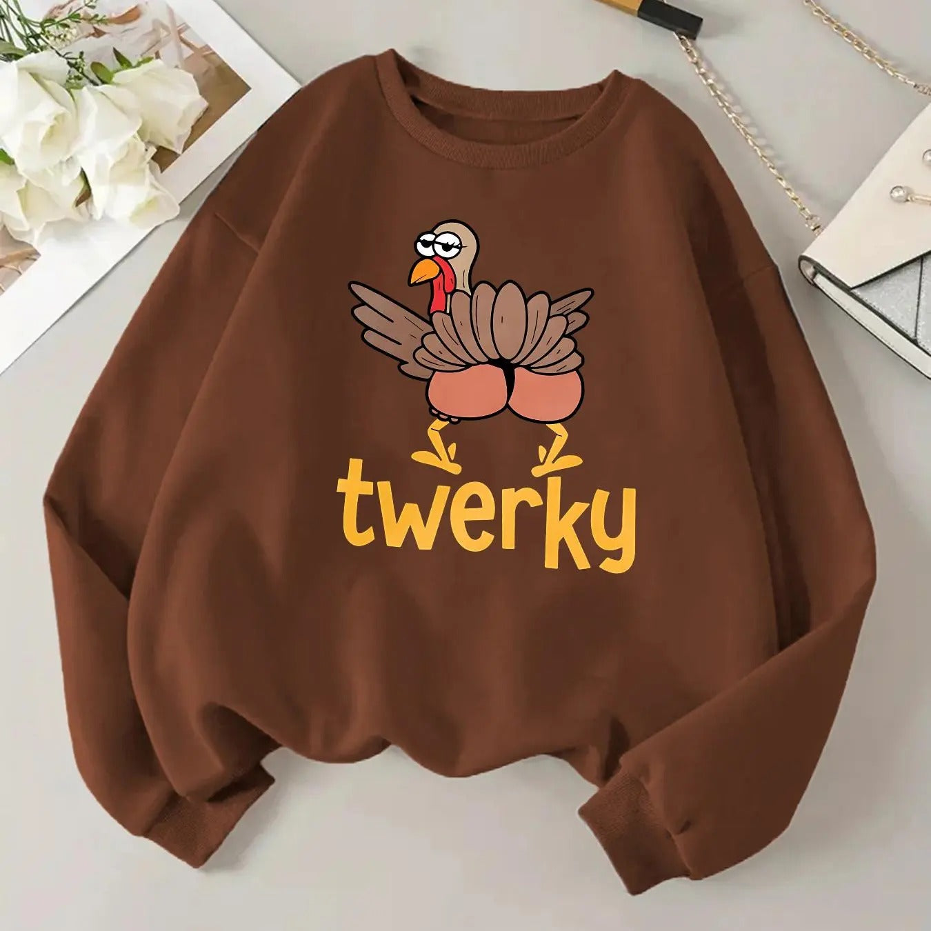 Women'WB shield Cartoon Turkey & Letter Print Crew Neck Sweatshirt, Casual Long Sleeve Pullover for Fall & Winter,...