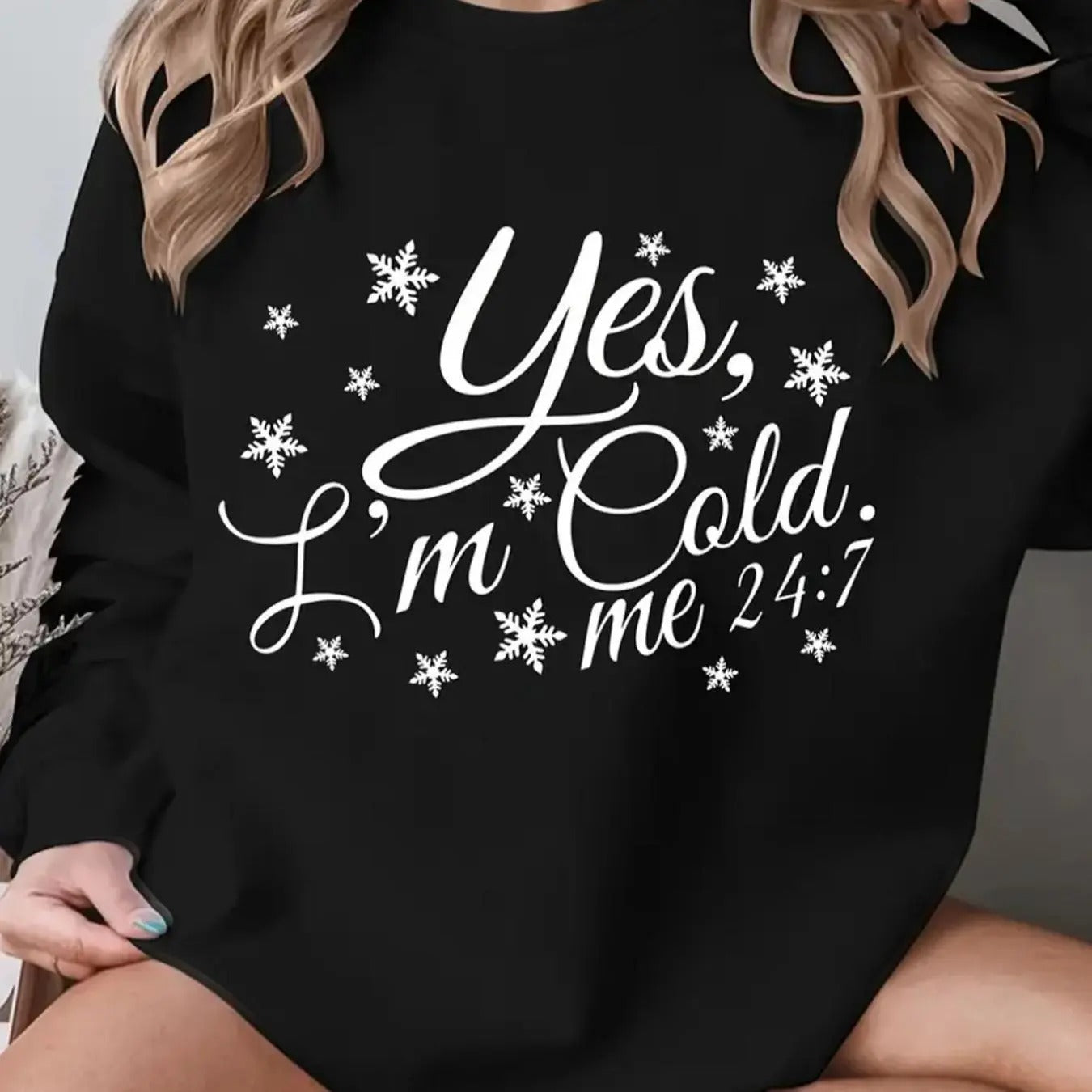 Women'WB shield Christmas Snowflake & Letter Print TNF Lined Sweatshirt, Casual Long Sleeve Round Neck Pullover for Fall...