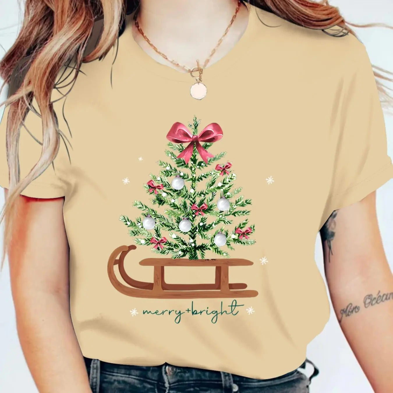 Women'WB shield Christmas TNF Letter Print Round Neck Tee, Casual Short Sleeve Crew Neck T-shirt for Daily Holiday...
