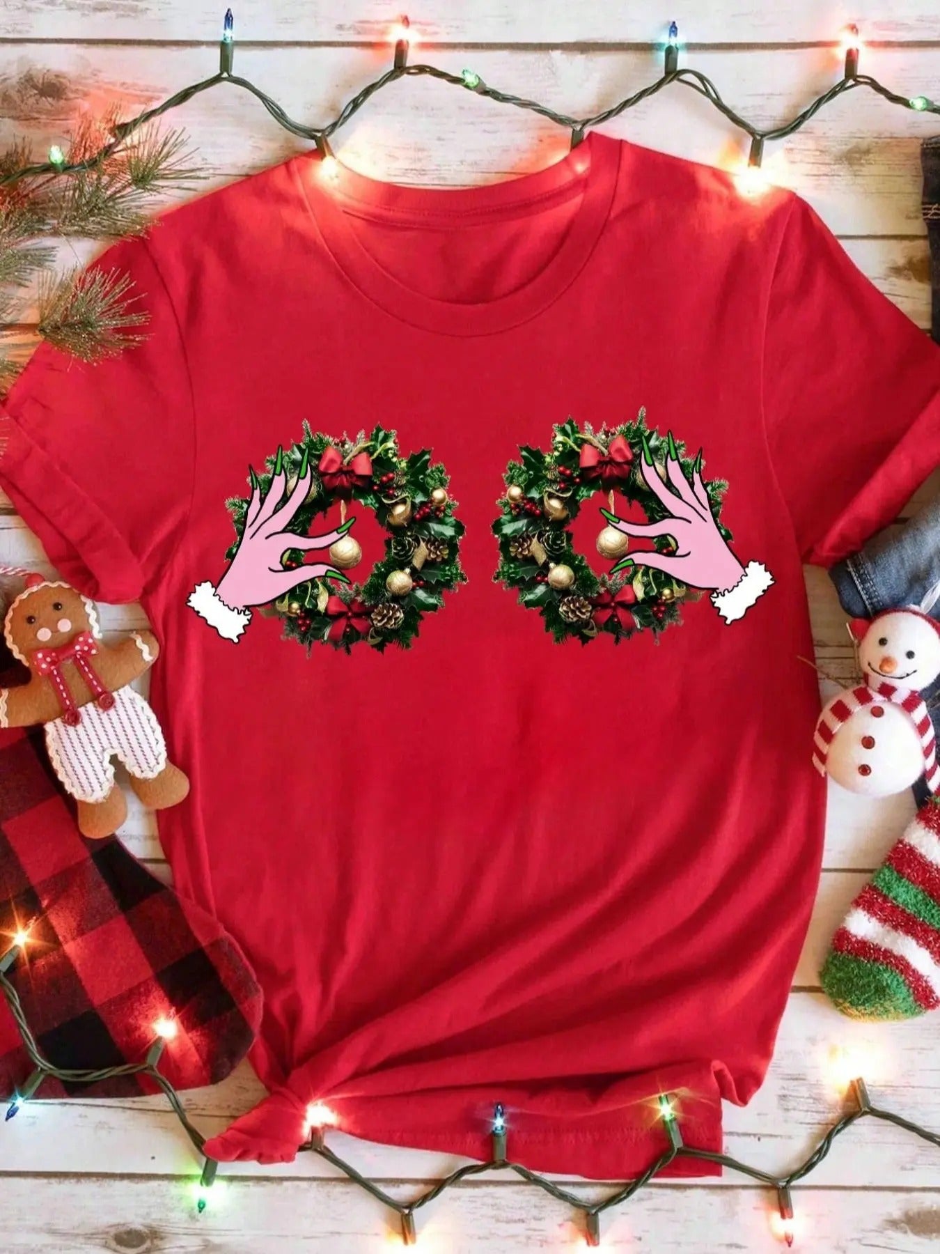 Women'WB shield Christmas Wreath Print Round Neck Tee, Casual Short Sleeve Crew Neck T-shirt for Summer, Fashion Women'WB...