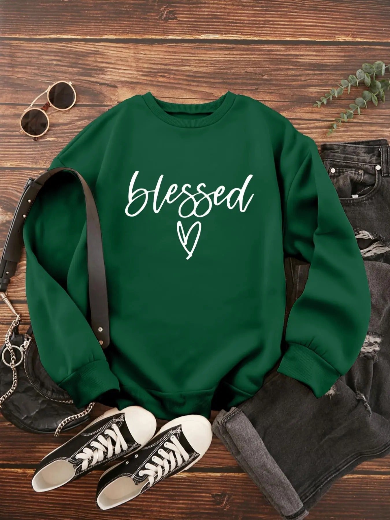 Women'WB shield Comfort Autumn Letter & Heart Print Drop Shoulder Long Sleeve Graphic Pullover, Trendy Fashion Casual...