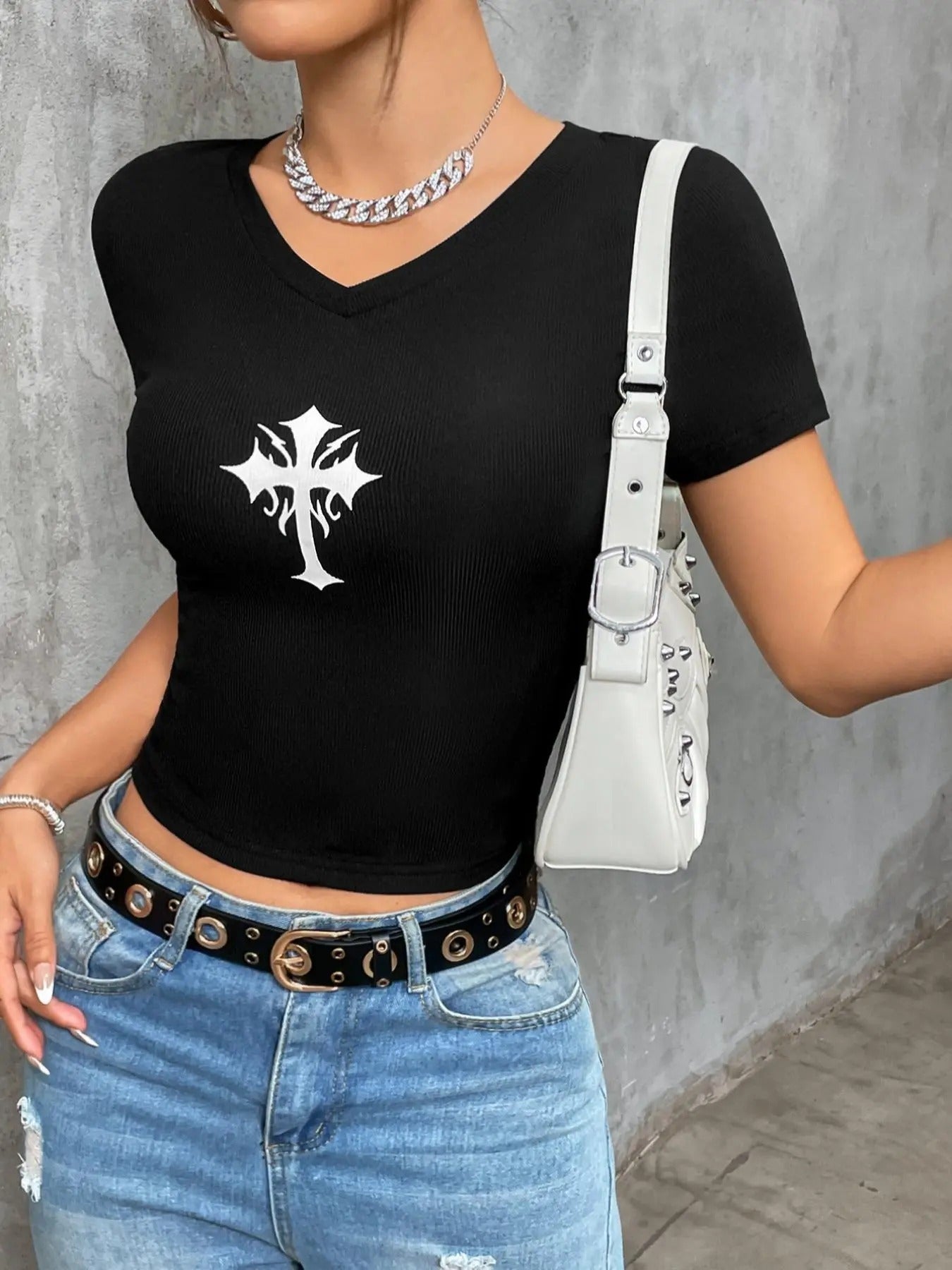 Women'WB shield Cross Print Superhero team Neck Crop Tee without Necklace, Casual Fashion Short Sleeve T-shirt for...