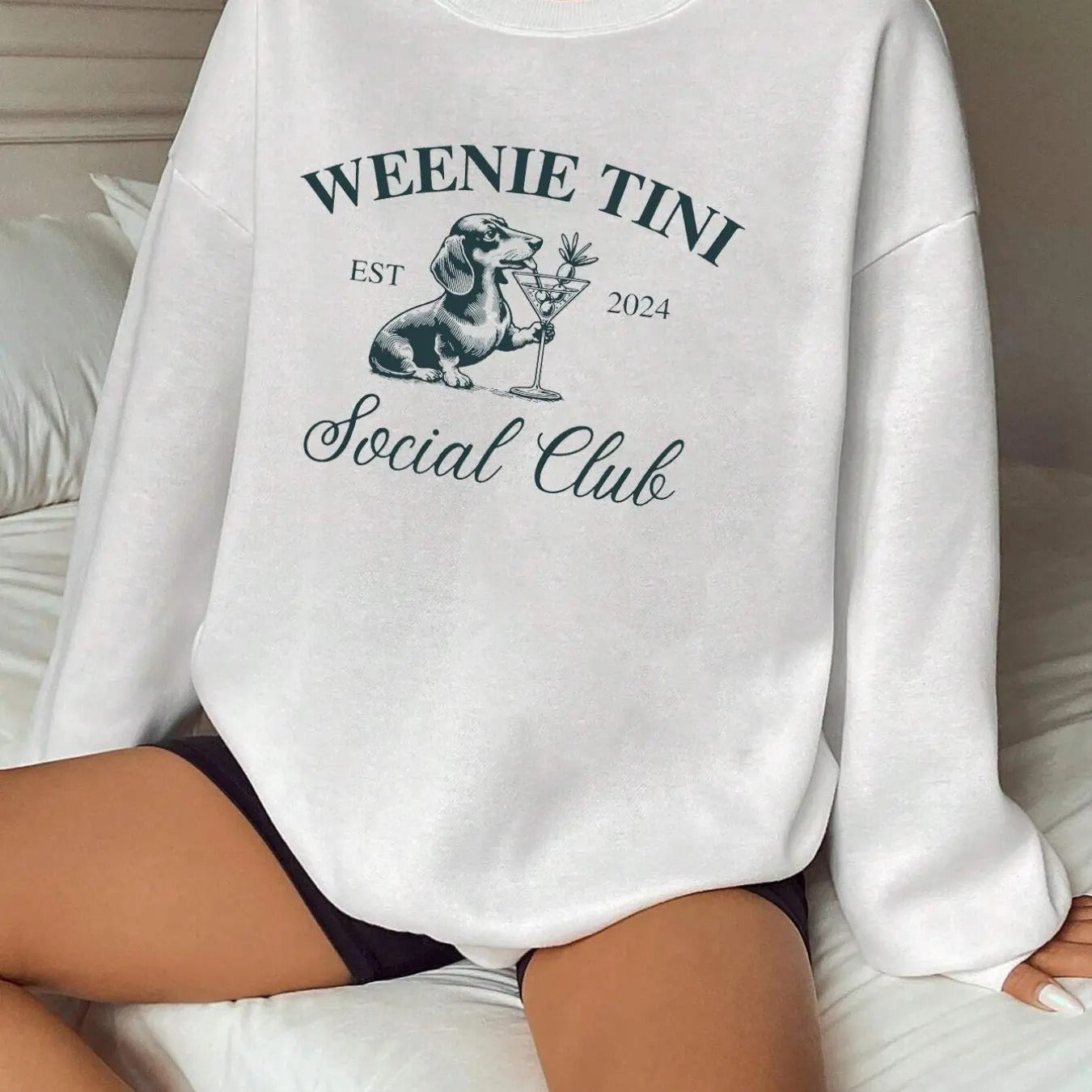 Women'WB shield Dog & Letter Print Drop Shoulder Sweatshirt, Casual Long Sleeve Round Neck Pullover for Daily Wear,...