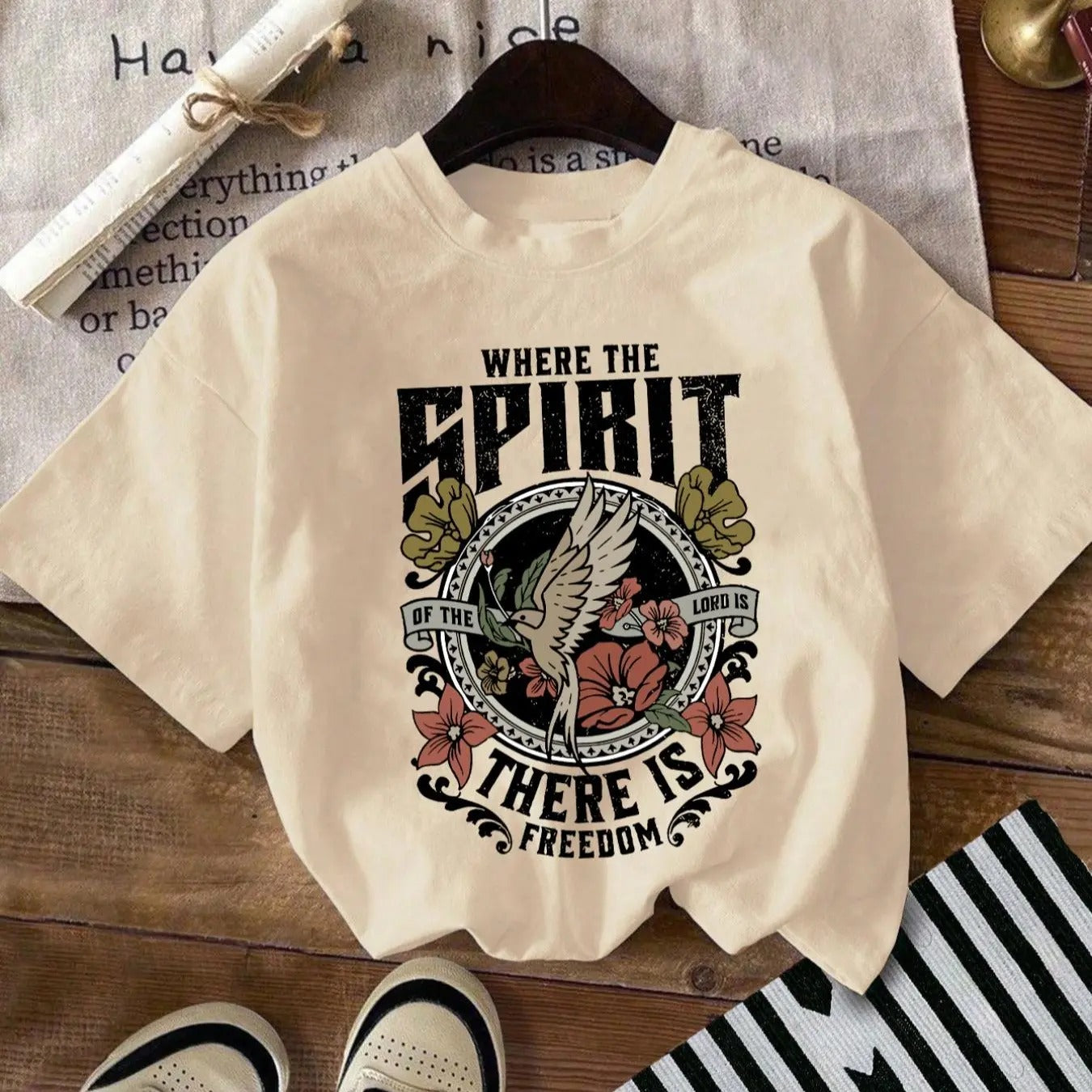 Women'WB shield Floral & Bird Print Drop Shoulder Tee, Casual Letter Graphic Half Sleeve Round Neck T-Shirt for Daily...