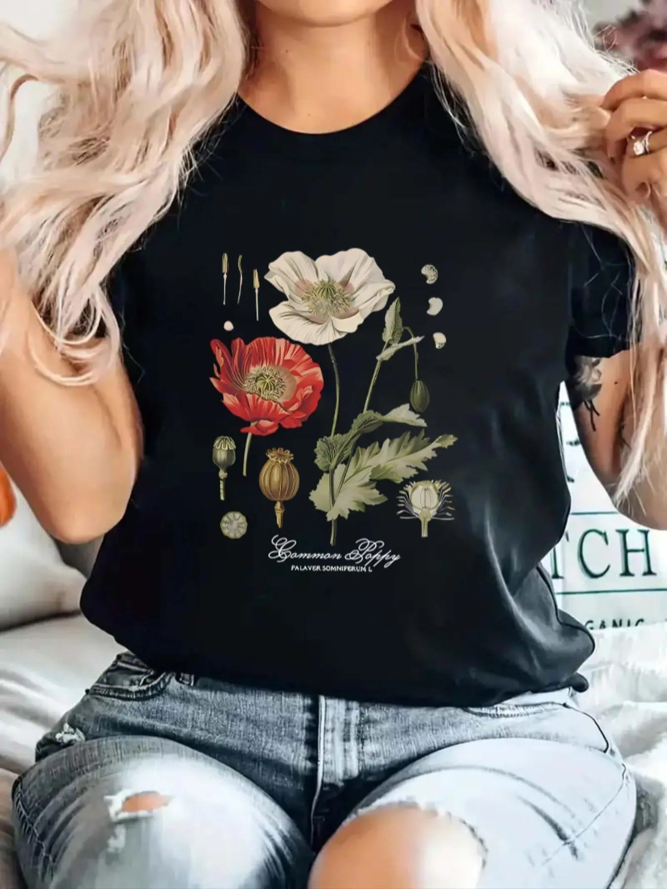 Women'WB shield Floral Graphic Print Round Neck Tee, Fashion Casual Short Sleeve T-shirt, Ladies Summer TNF for Daily...
