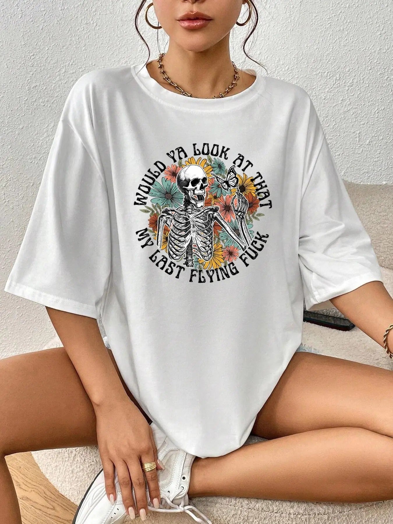 Women'WB shield Graphic & Floral Print Drop Shoulder Tee, Street Fashion Casual Half Sleeve Round Neck T-Shirt for Daily...