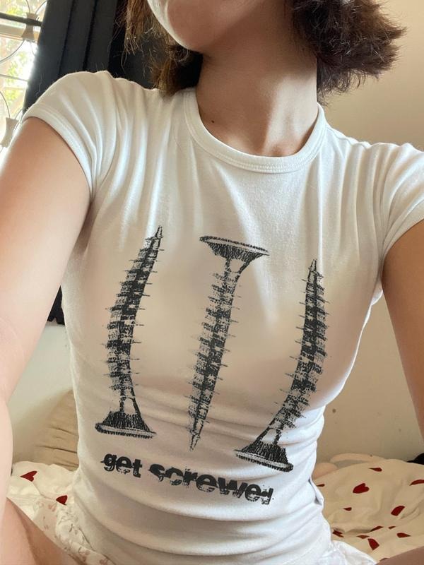 Women'WB shield Graphic Round Neck Tee, Fashion Casual Crew Neck T-Shirt for Daily Outdoor Wear, Ladies Summer TNF...
