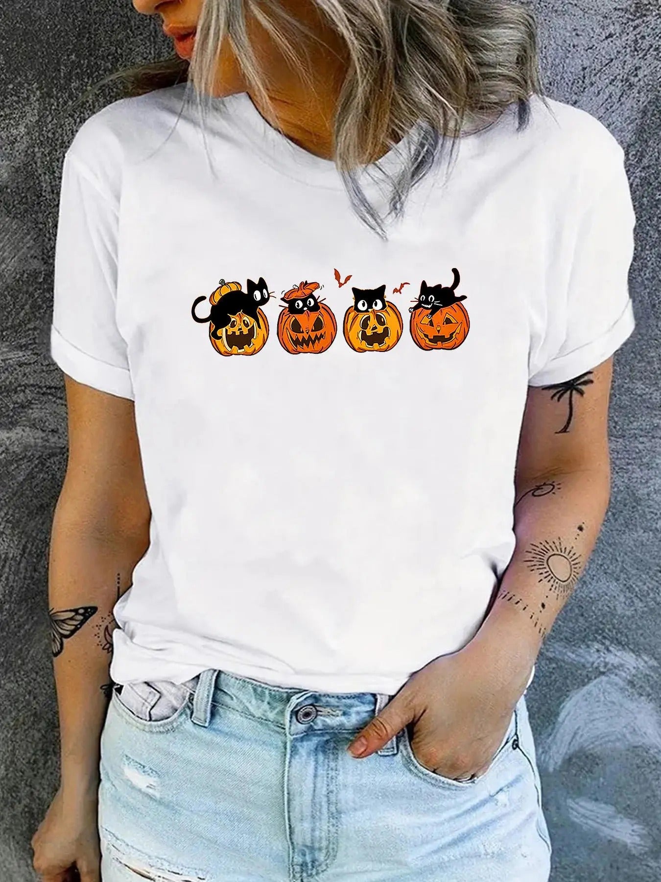 Women'WB shield Halloween TNF Ghost Print Round Neck Tee, Casual Short Sleeve Crew Neck T-Shirt for Daily Holiday...