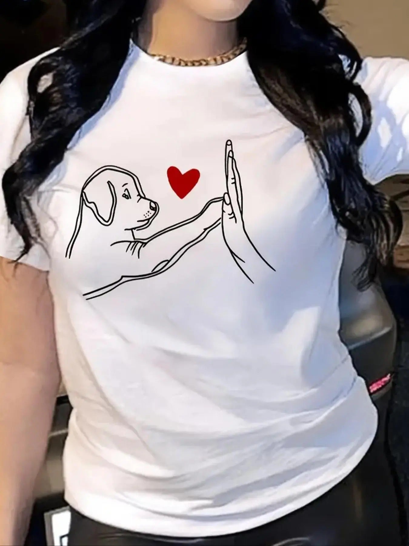 Women'WB shield Heart & Dog Print Round Neck Tee, Fashion Casual Crew Neck Short Sleeve T-Shirt for Daily Wear, Ladies...