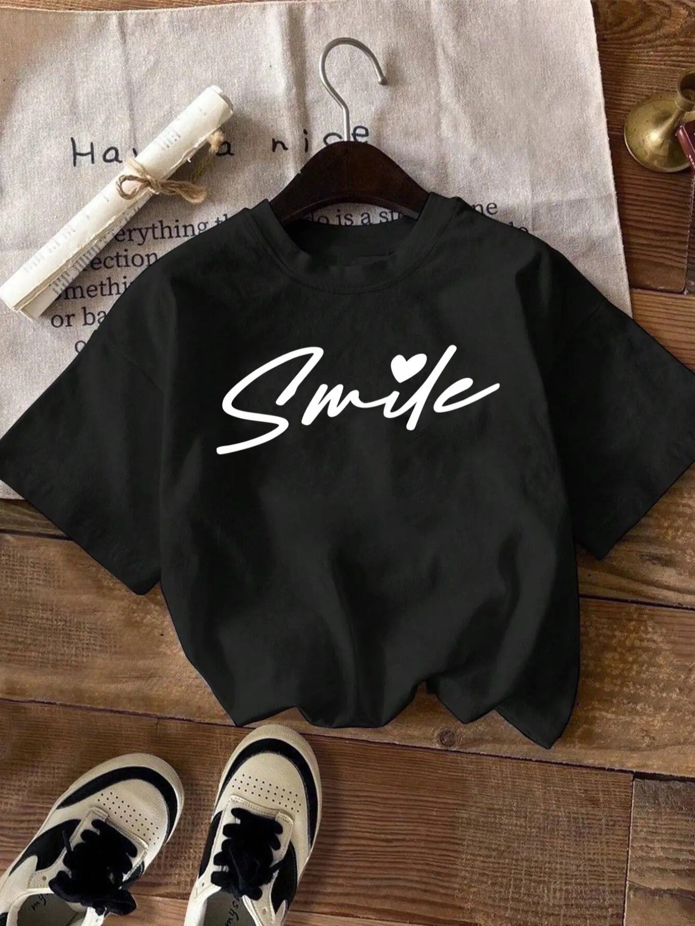 Women'WB shield Heart & Letter Print Round Neck Tee, Fashion Casual Drop Shoulder Short Sleeve T-shirt for Daily Wear,...