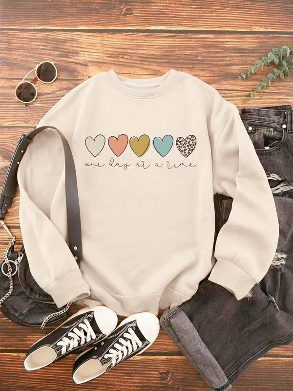 Women'WB shield Heart Print Drop Shoulder Sweatshirt, Casual Long Sleeve Crew Neck Pullover for Fall & Winter, Women'WB...