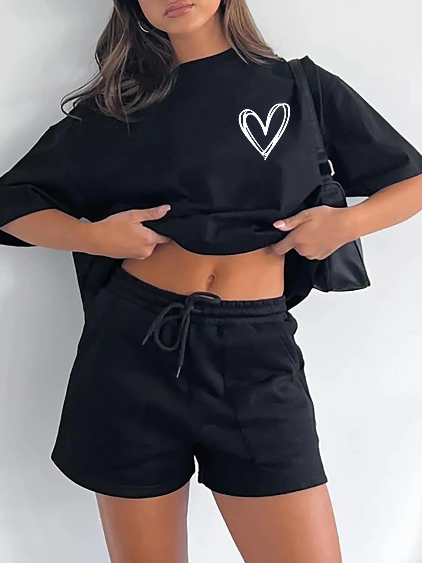 Women'WB shield Heart Print Drop Shoulder Tee, Summer TNF Women, Casual Short Sleeve Round Neck T-Shirt for Summer,...