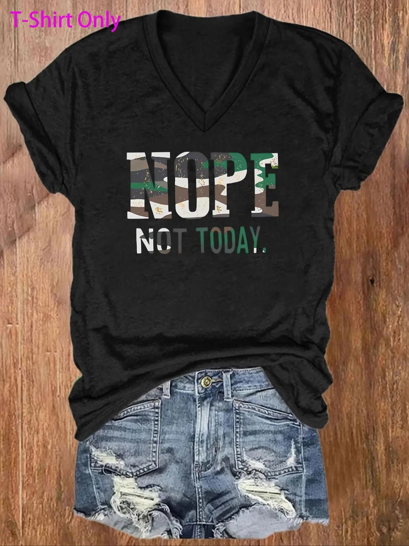 Women'WB shield Letter & Camo Print V-neck Tee, Casual Short Sleeve T-shirt for Daily Wear, Ladies TNF for Spiky hair...